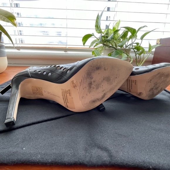 Black leather BCBGeneration Shoes 6 - Picture 3 of 4